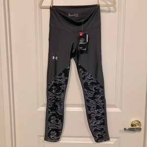 Under Armour HeatGear Hi-Rise Compression Leggings (Ankle Crop) - Size Small